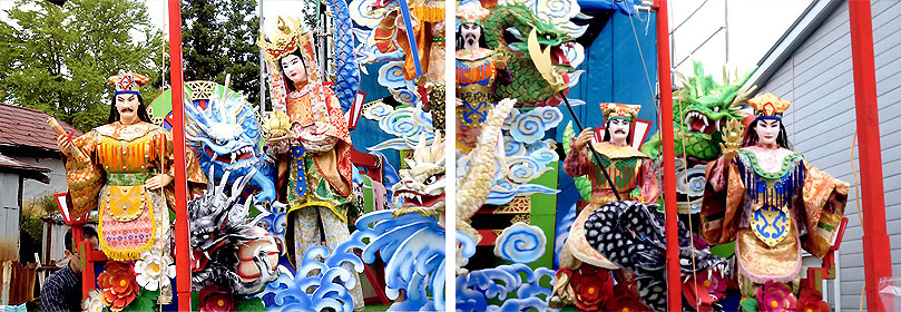  完成したての山車の様子。造形も良いけど着色も見事です。